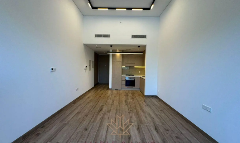 Oakley Square Residence,JVC