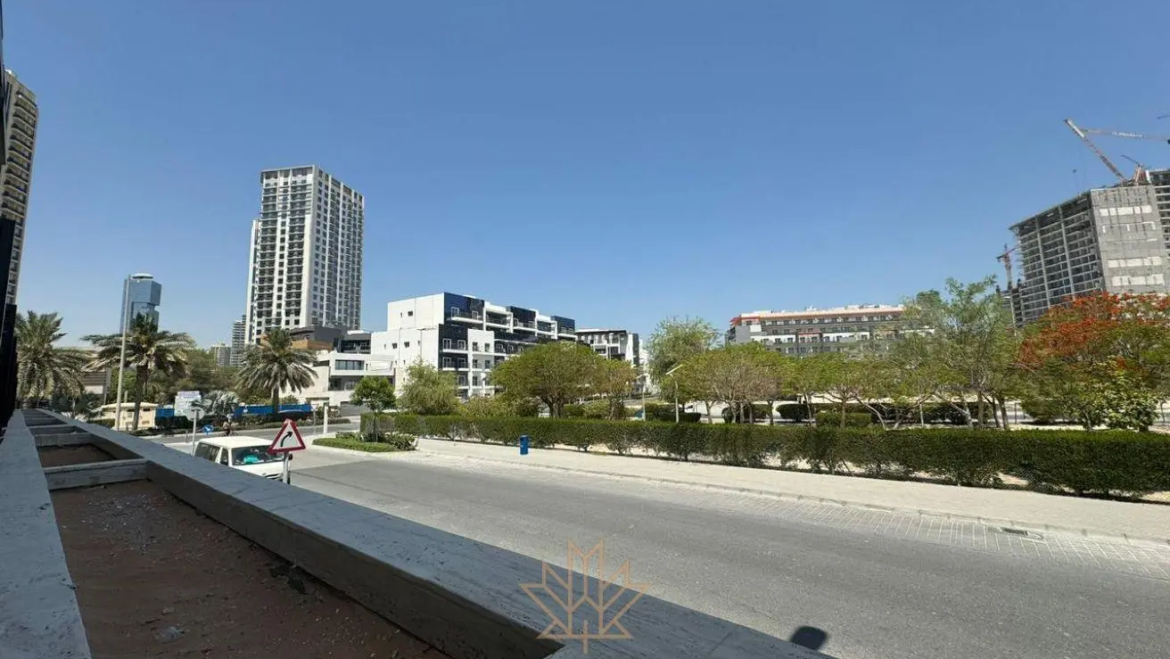 Oakley Square Residence,JVC