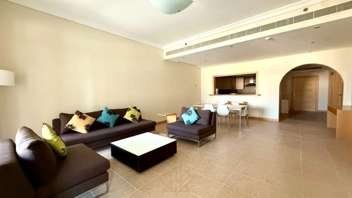 Al Das, Shoreline Apartments