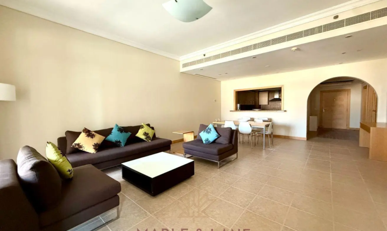 Al Das, Shoreline Apartments