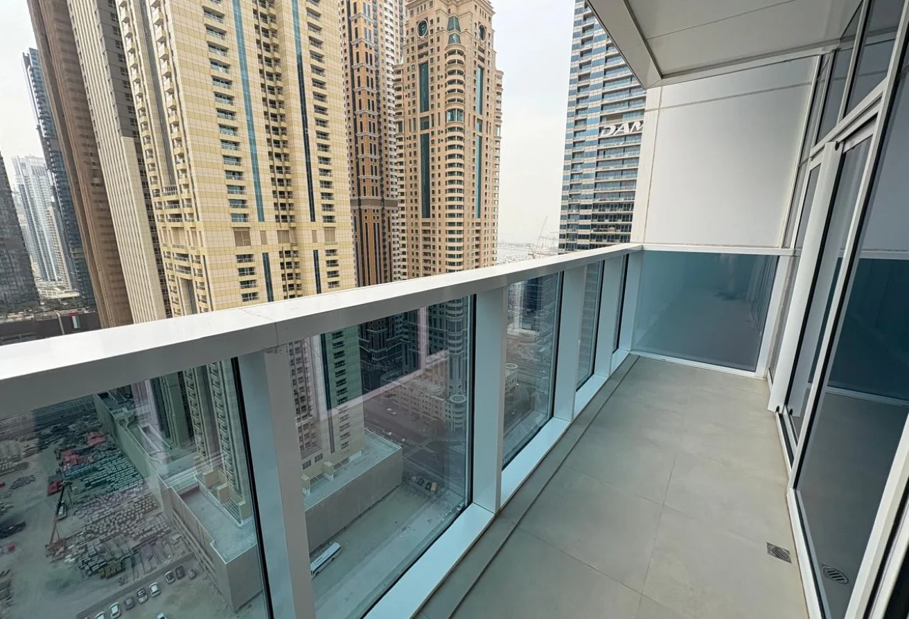 2703, MARINA ARCADE TOWER